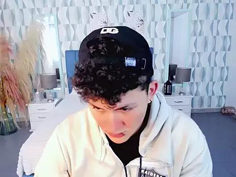 Axel_savage from StripChat is Freechat