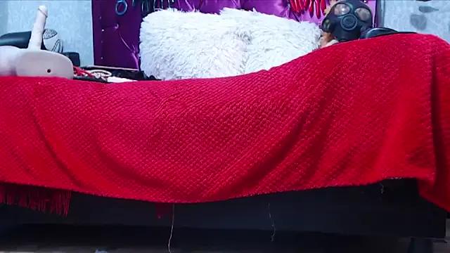 Check-out your craziest wishes with our pick of gaming cams models, featuring big knockers, round tails and tight twats.