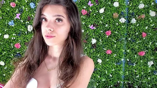 Check-out your craziest wishes with our pick of gaming cams models, featuring big knockers, round tails and tight twats.