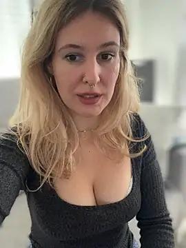 Check-out your craziest wishes with our pick of gaming cams models, featuring big knockers, round tails and tight twats.