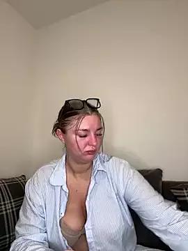 BabyElss from StripChat is Freechat