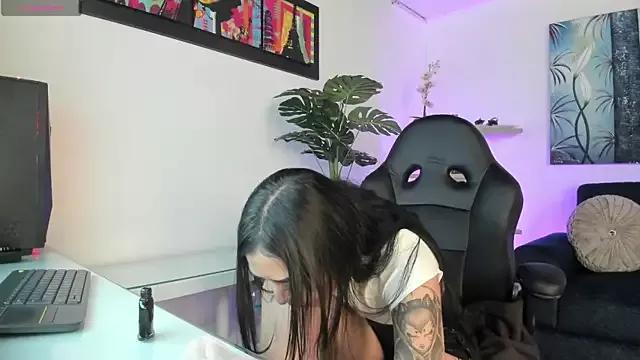 BaphyBaby from StripChat is Freechat