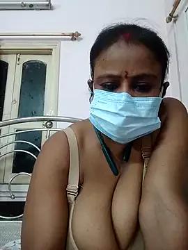 Barna_Love from StripChat is Freechat