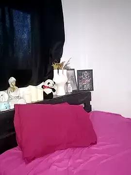 Bayan-Queen from StripChat is Freechat