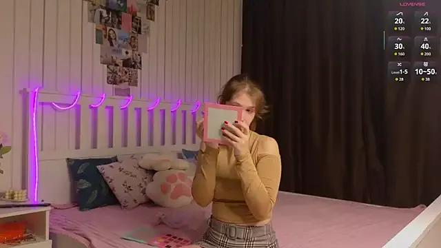 Check-out your craziest wishes with our pick of gaming cams models, featuring big knockers, round tails and tight twats.