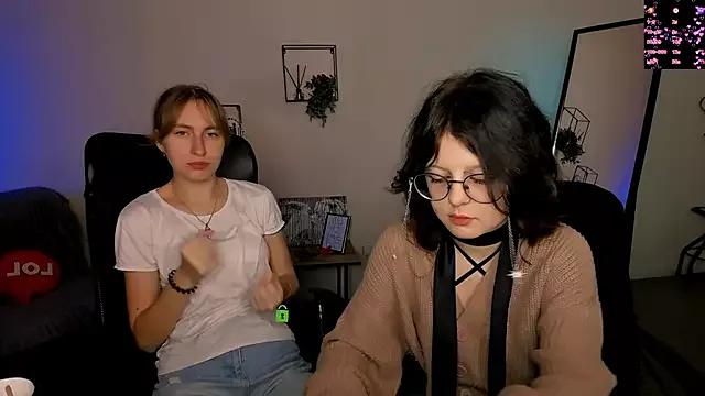 Check-out your craziest wishes with our pick of gaming cams models, featuring big knockers, round tails and tight twats.