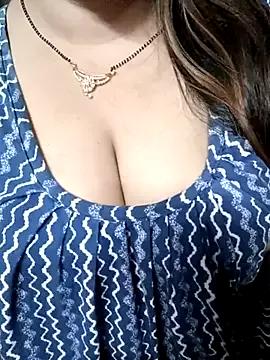 Beautyy38 from StripChat is Freechat
