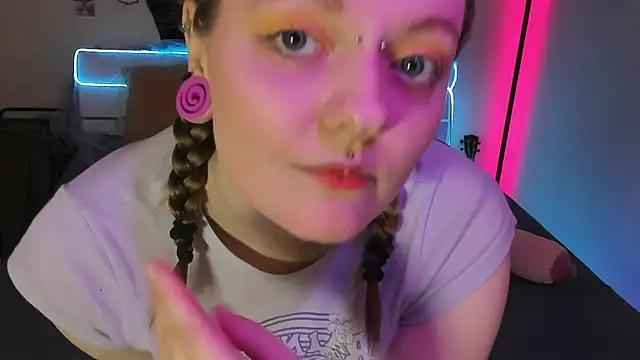 BebKonie from StripChat
