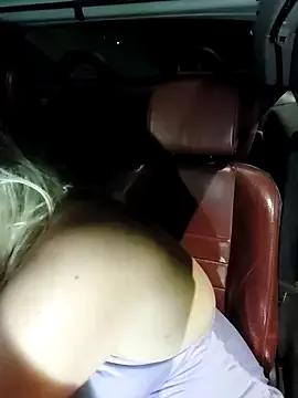 BecciDeluxe from StripChat is Freechat