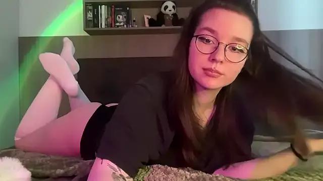 BeeBlossom from StripChat is Freechat