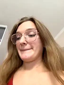 Bellatrisssaa from StripChat is Freechat