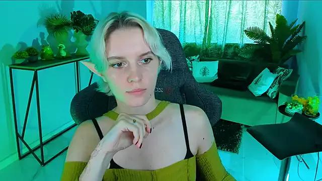 Check-out your craziest wishes with our pick of gaming cams models, featuring big knockers, round tails and tight twats.