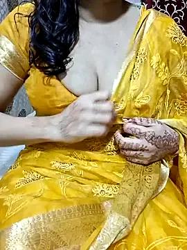 Bhabhi_desi12 from StripChat is Freechat