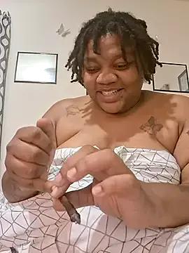Big_BodyDee from StripChat is Freechat