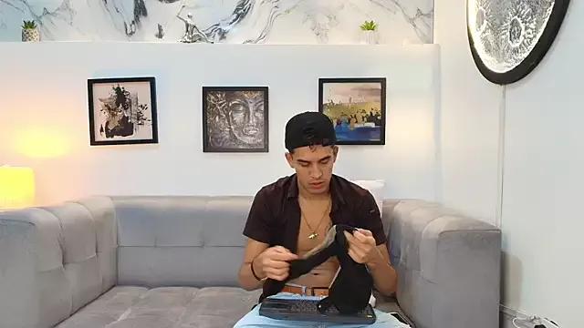 BIG_COCKS from StripChat is Freechat