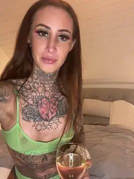 Check-out your craziest wishes with our pick of gaming cams models, featuring big knockers, round tails and tight twats.