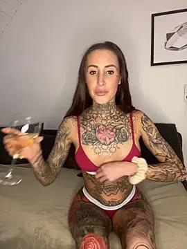 Check-out your craziest wishes with our pick of gaming cams models, featuring big knockers, round tails and tight twats.