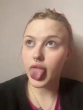 Check-out your craziest wishes with our pick of gaming cams models, featuring big knockers, round tails and tight twats.
