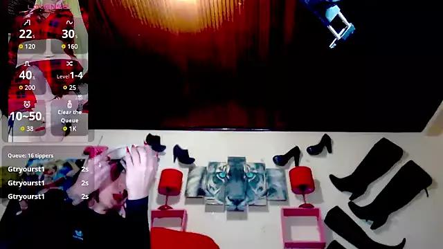 Check-out your craziest wishes with our pick of gaming cams models, featuring big knockers, round tails and tight twats.