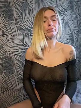 Check-out your craziest wishes with our pick of gaming cams models, featuring big knockers, round tails and tight twats.