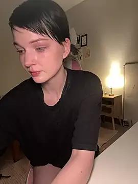 BlueHoneyBaby from StripChat is Freechat