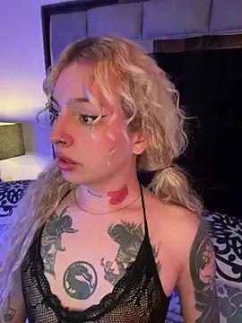 Check-out your craziest wishes with our pick of gaming cams models, featuring big knockers, round tails and tight twats.