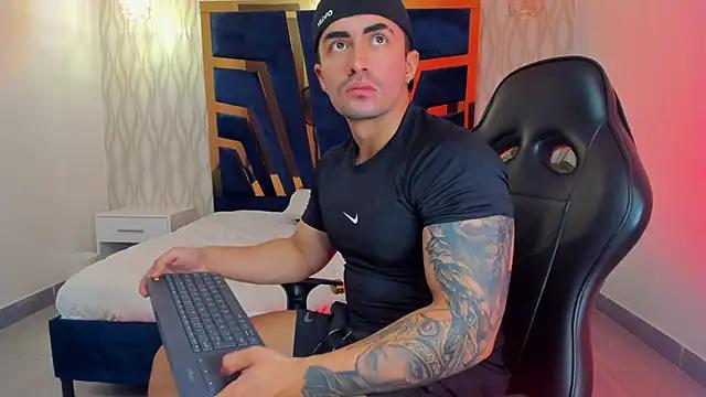 Check-out your craziest wishes with our pick of gaming cams models, featuring big knockers, round tails and tight twats.
