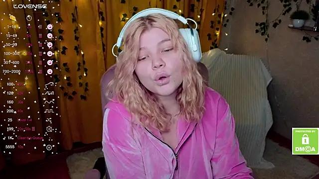 Check-out your craziest wishes with our pick of gaming cams models, featuring big knockers, round tails and tight twats.