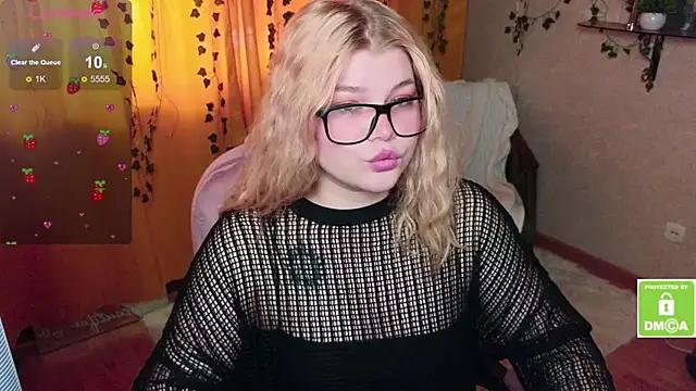 Check-out your craziest wishes with our pick of gaming cams models, featuring big knockers, round tails and tight twats.