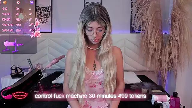 Check-out your craziest wishes with our pick of gaming cams models, featuring big knockers, round tails and tight twats.