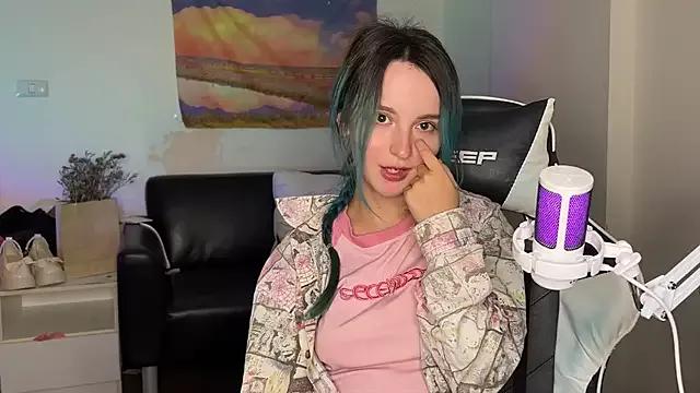 bumble_bee from StripChat