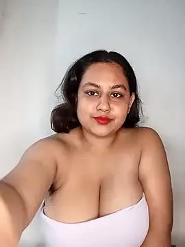 bumblebeegirl from StripChat is Freechat