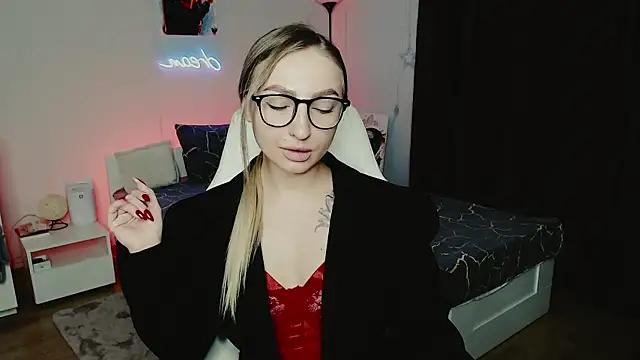Check-out your craziest wishes with our pick of gaming cams models, featuring big knockers, round tails and tight twats.