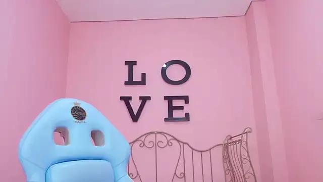 Check-out your craziest wishes with our pick of gaming cams models, featuring big knockers, round tails and tight twats.