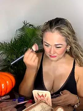 Check-out your craziest wishes with our pick of gaming cams models, featuring big knockers, round tails and tight twats.