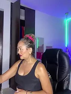 BunnyGlow50 from StripChat is Freechat