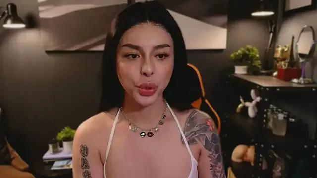 Check-out your craziest wishes with our pick of gaming cams models, featuring big knockers, round tails and tight twats.