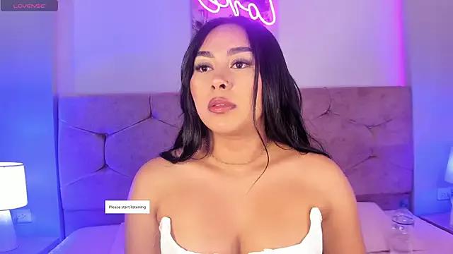 Cameliaa_Smiith from StripChat is Freechat