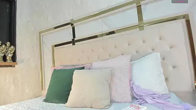 Check-out your craziest wishes with our pick of gaming cams models, featuring big knockers, round tails and tight twats.