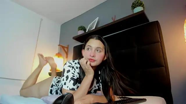 Check-out your craziest wishes with our pick of gaming cams models, featuring big knockers, round tails and tight twats.
