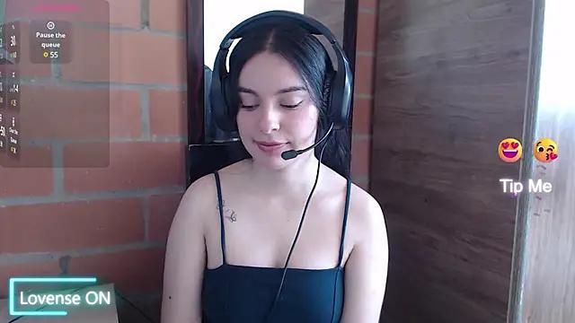 Check-out your craziest wishes with our pick of gaming cams models, featuring big knockers, round tails and tight twats.