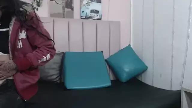 camila_williamss from StripChat is Freechat