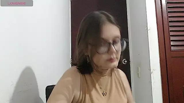 CamilaAmada from StripChat is Freechat