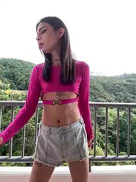 Check-out your craziest wishes with our pick of gaming cams models, featuring big knockers, round tails and tight twats.
