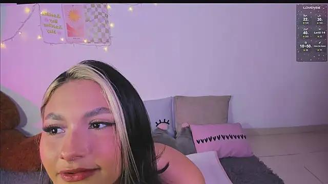 Check-out your craziest wishes with our pick of gaming cams models, featuring big knockers, round tails and tight twats.