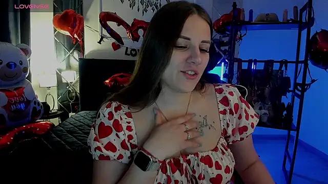 Check-out your craziest wishes with our pick of gaming cams models, featuring big knockers, round tails and tight twats.