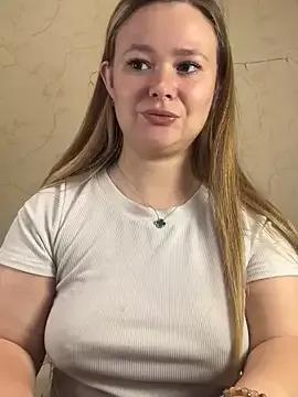 CaramelleLovely from StripChat is Freechat
