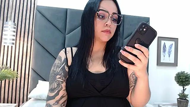 Carlaguzman_ from StripChat is Freechat