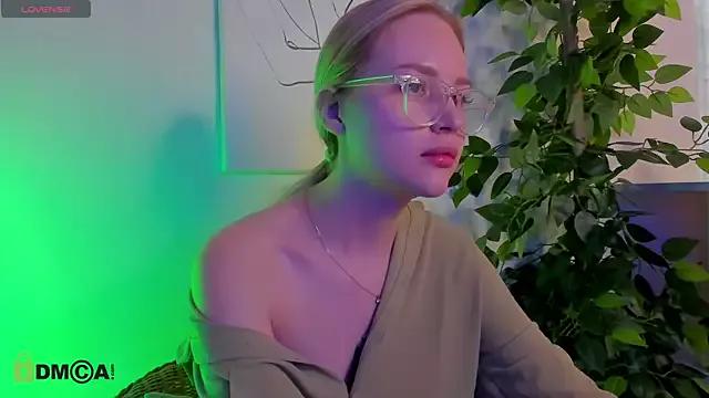 Carol__Cox from StripChat is Freechat
