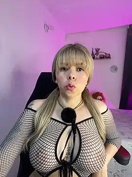 Check-out your craziest wishes with our pick of gaming cams models, featuring big knockers, round tails and tight twats.